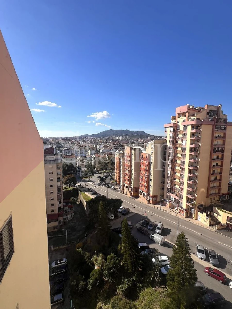 Apartamento T2 para Venda em Algueirão-Mem Martins Foto 1