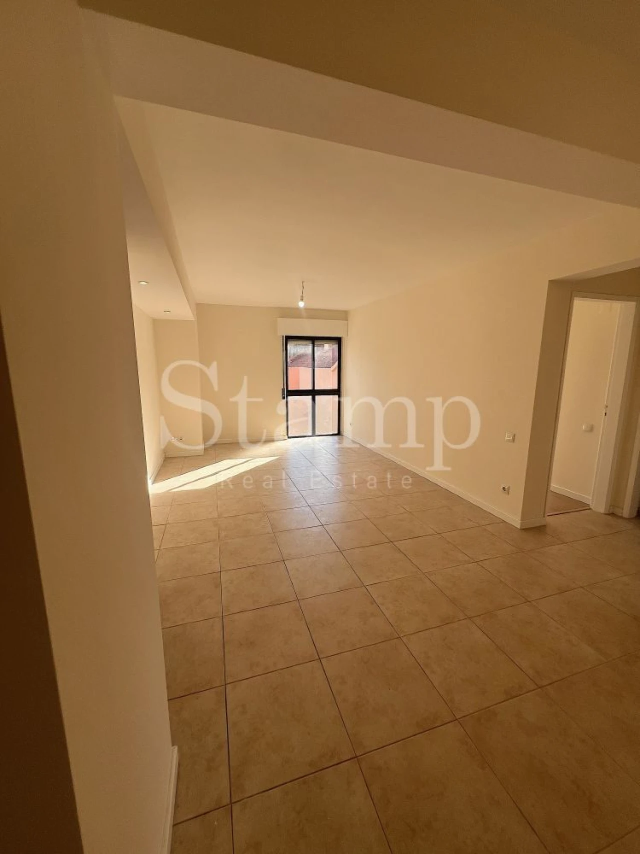 Apartamento T2 para Venda em Algueirão-Mem Martins Foto 2