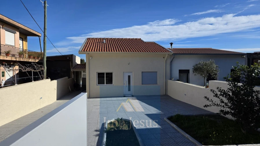 Moradia T3 para Venda em Pedroso e Seixezelo Foto 1