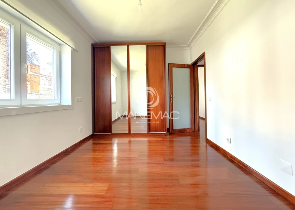 Apartamento T3 para Venda em Oliveira do Douro Foto 5