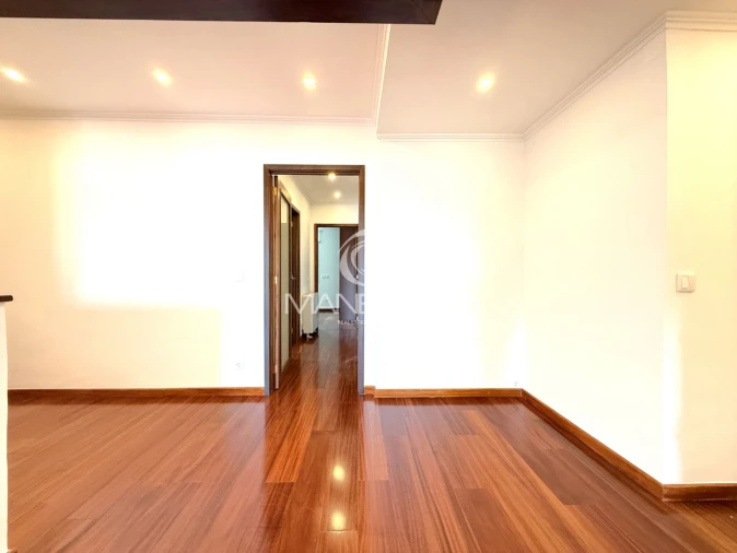 Apartamento T3 para Venda em Oliveira do Douro Foto 8