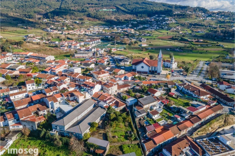 Moradia T2 para Venda em Urgezes Foto 16