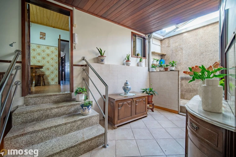 Moradia T2 para Venda em Urgezes Foto 12