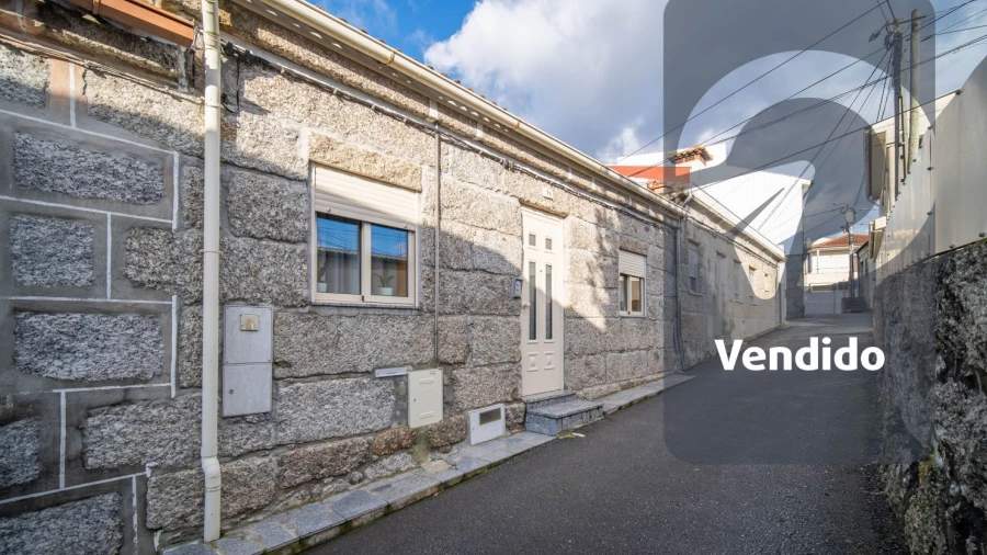 Moradia T2 para Venda em Urgezes