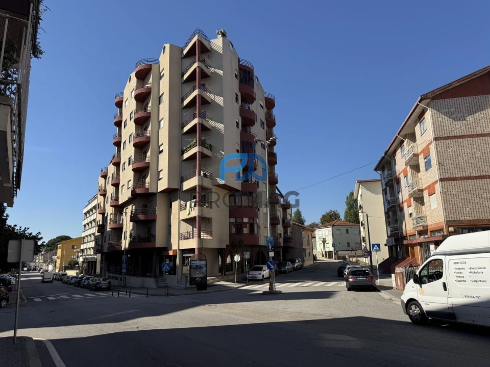 Apartamento T4 para Venda em Rio Tinto Foto 1