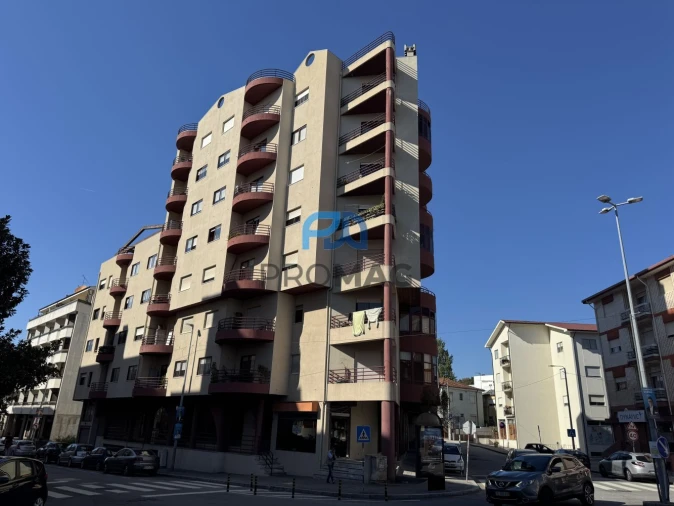 Apartamento T4 para Venda em Rio Tinto Foto 2