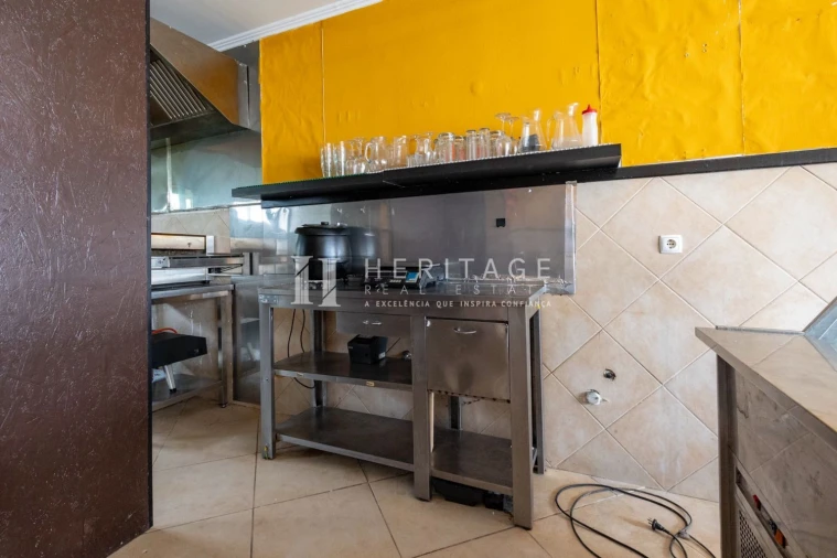 Loja para Trespasse em Santo Antonio da Charneca Foto 4