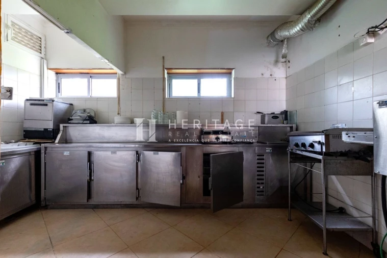 Loja para Trespasse em Santo Antonio da Charneca Foto 13