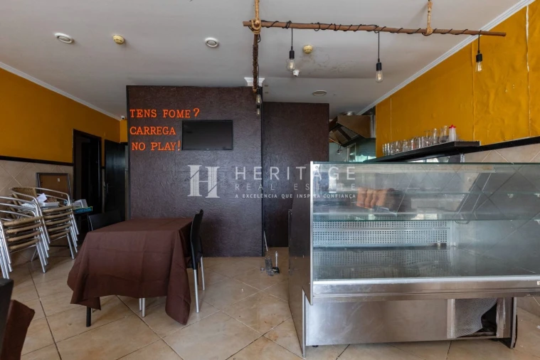 Loja para Trespasse em Santo Antonio da Charneca Foto 3