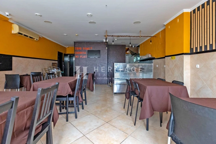 Loja para Trespasse em Santo Antonio da Charneca Foto 20