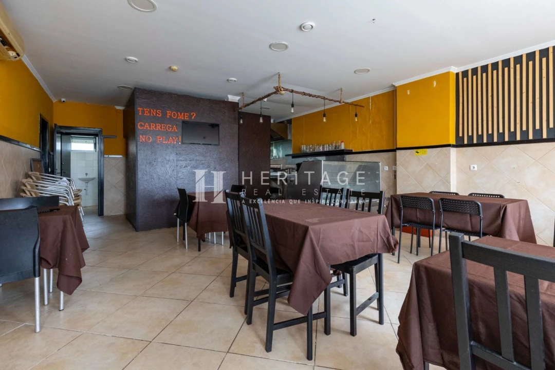 Loja para Trespasse em Santo Antonio da Charneca Foto 6