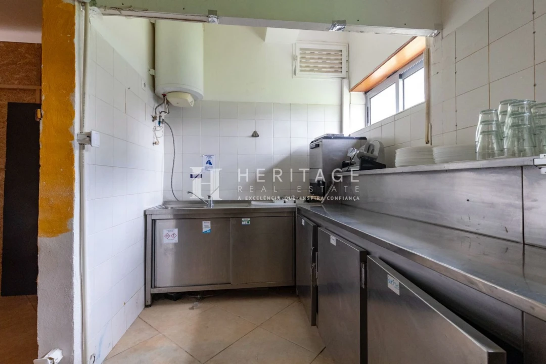 Loja para Trespasse em Santo Antonio da Charneca Foto 14