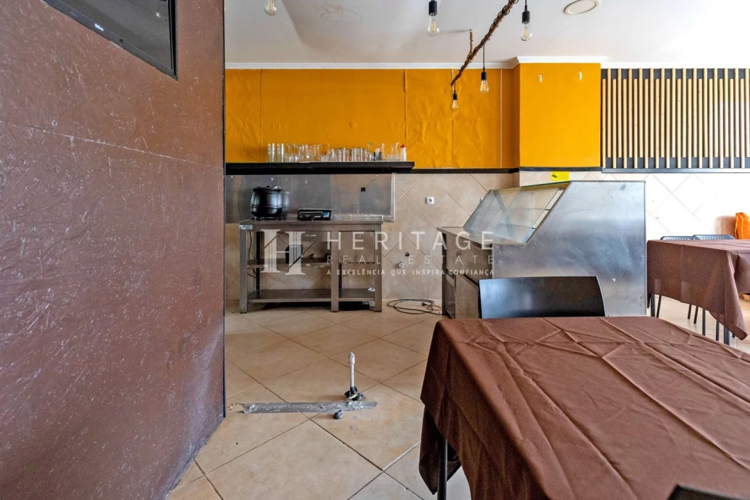 Loja para Trespasse em Santo Antonio da Charneca Foto 18