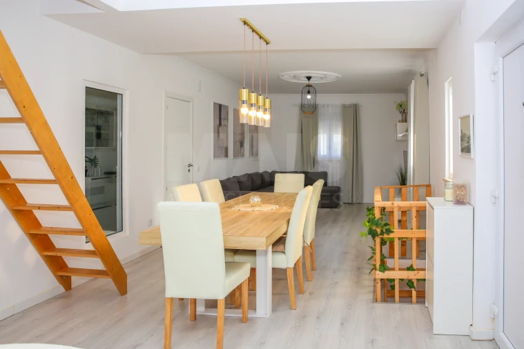 Moradia T5 para Venda em Alenquer (Santo Estêvão e Triana) Foto 5