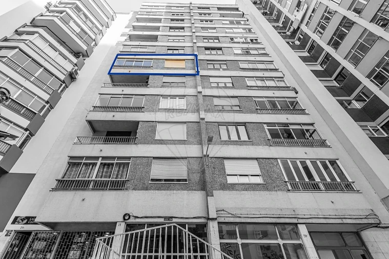 Apartamento T4 para Venda em Algés, Linda-A-Velha e Cruz Quebrada-Dafundo Foto 3