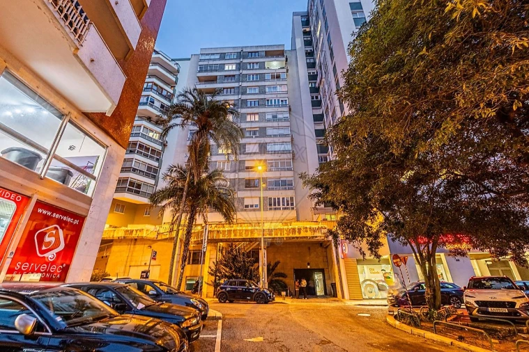 Apartamento T4 para Venda em Algés, Linda-A-Velha e Cruz Quebrada-Dafundo Foto 48