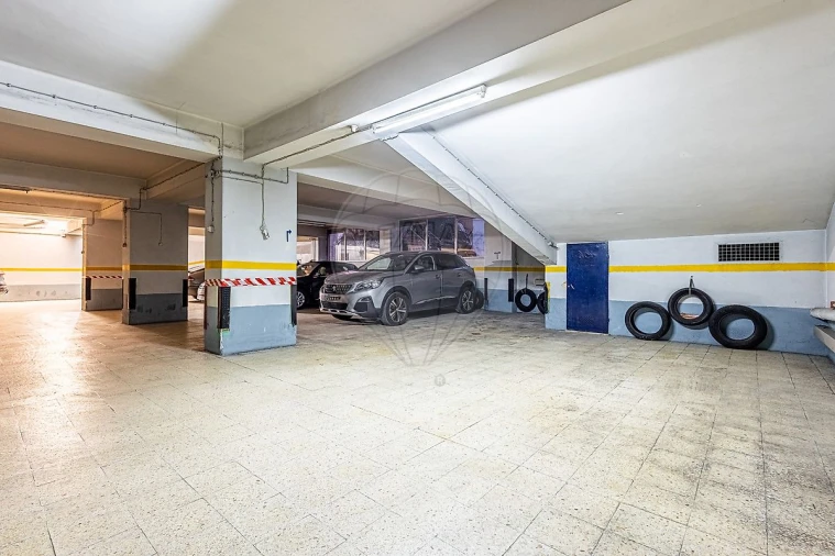 Apartamento T4 para Venda em Algés, Linda-A-Velha e Cruz Quebrada-Dafundo Foto 47