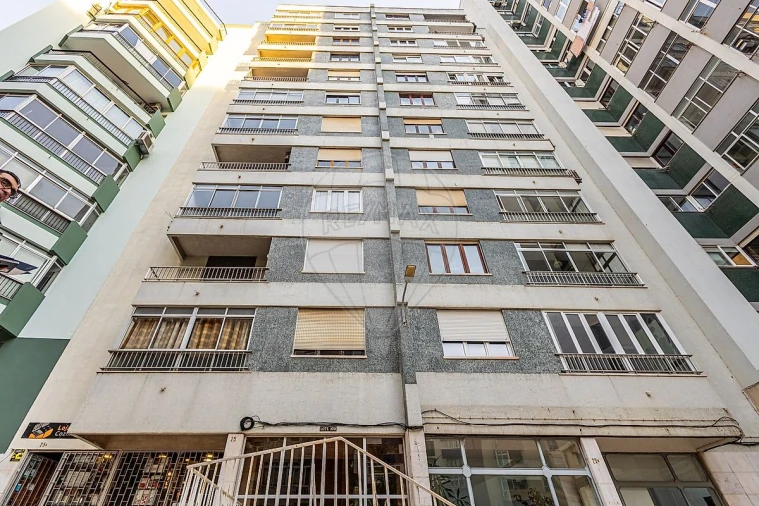 Apartamento T4 para Venda em Algés, Linda-A-Velha e Cruz Quebrada-Dafundo Foto 2