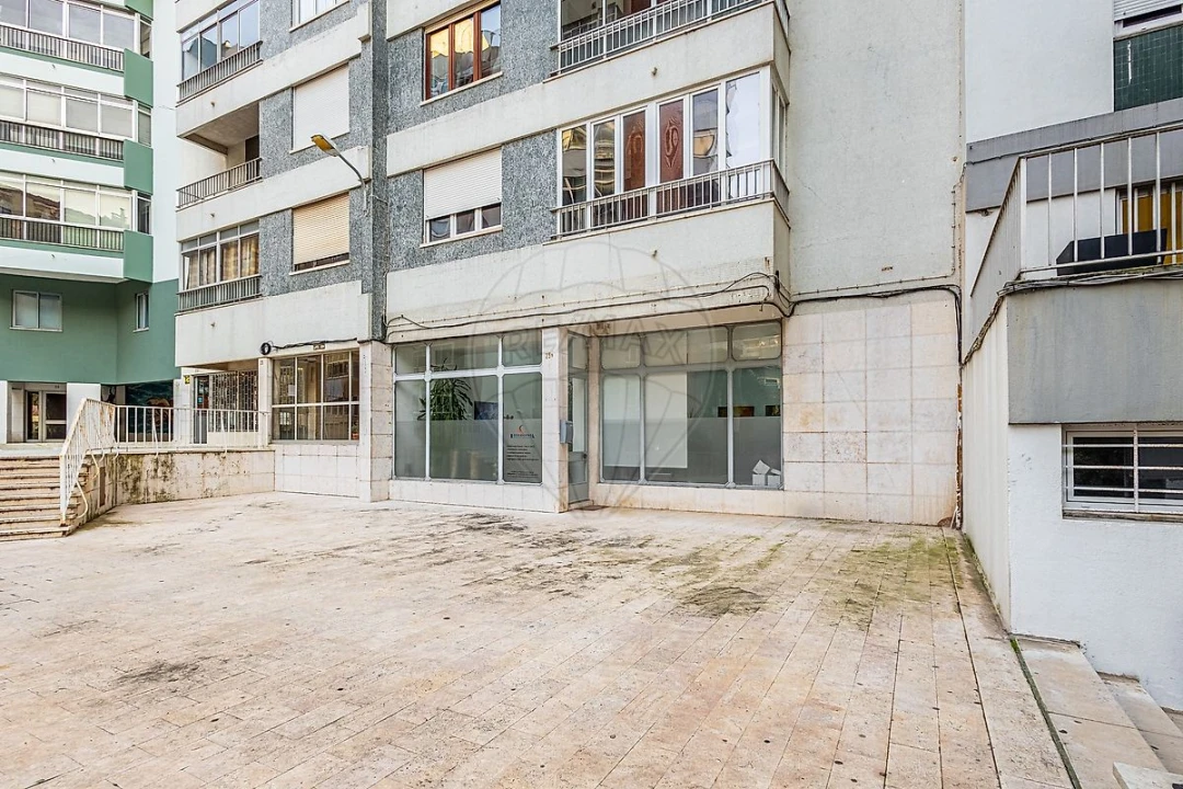 Apartamento T4 para Venda em Algés, Linda-A-Velha e Cruz Quebrada-Dafundo Foto 1
