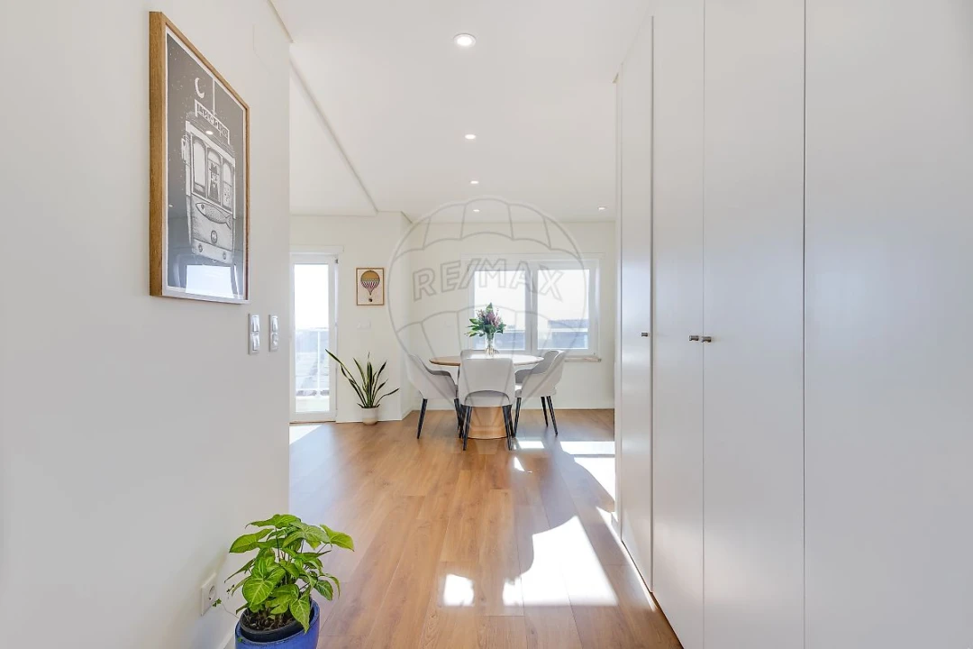 Apartamento T2 para Venda em Vialonga Foto 3