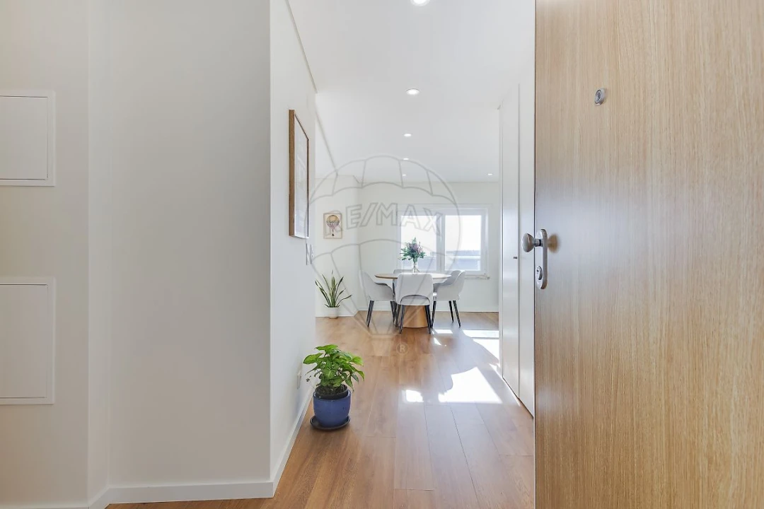 Apartamento T2 para Venda em Vialonga Foto 2