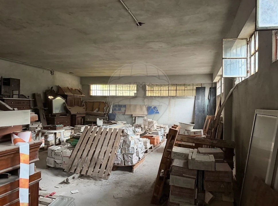 Armazém para Venda em Macieira de Cambra Foto 2