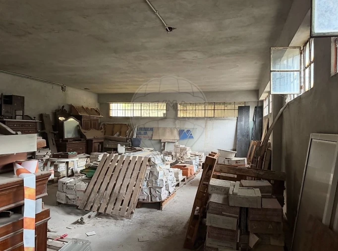 Armazém para Venda em Macieira de Cambra Foto 2