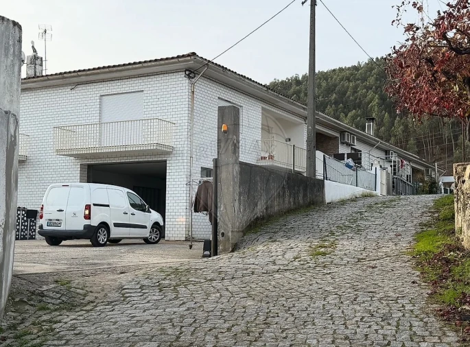 Armazém para Venda em Macieira de Cambra Foto 7