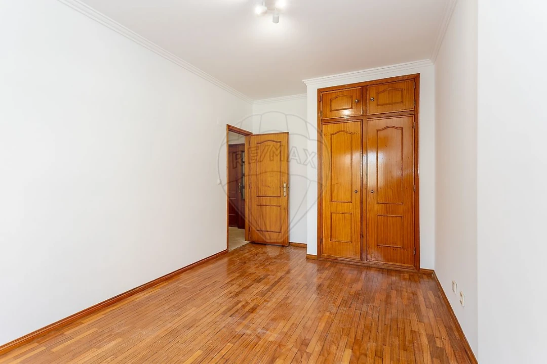 Apartamento T3 para Arrendamento em Cacém e São Marcos Foto 11