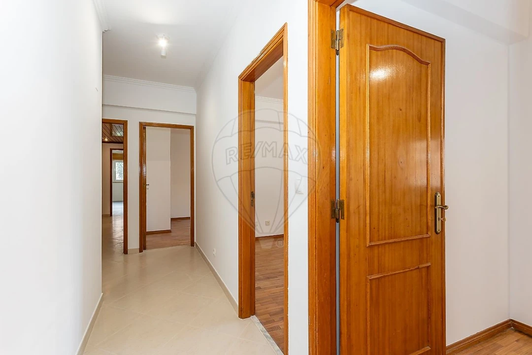 Apartamento T3 para Arrendamento em Cacém e São Marcos Foto 9