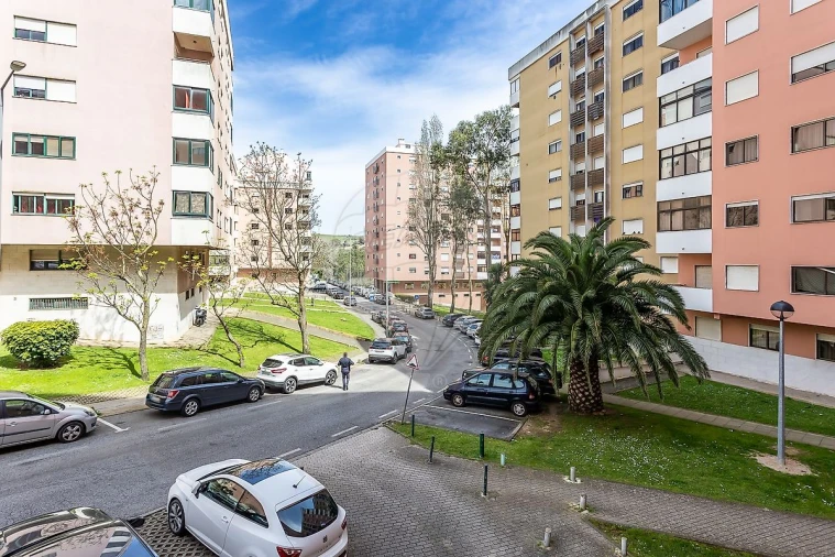 Apartamento T3 para Arrendamento em Cacém e São Marcos Foto 23