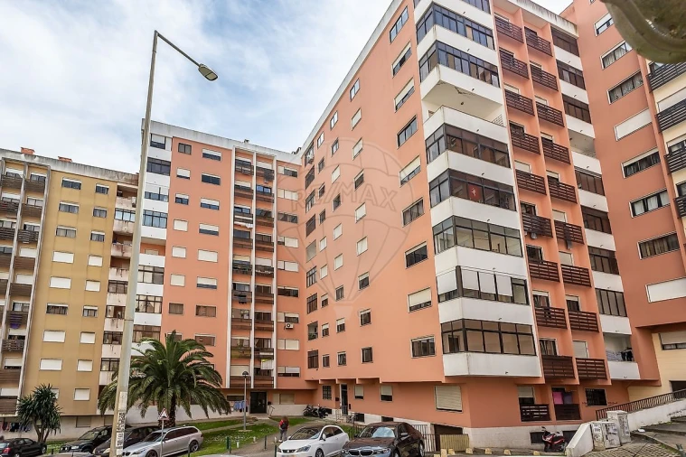 Apartamento T3 para Arrendamento em Cacém e São Marcos Foto 22