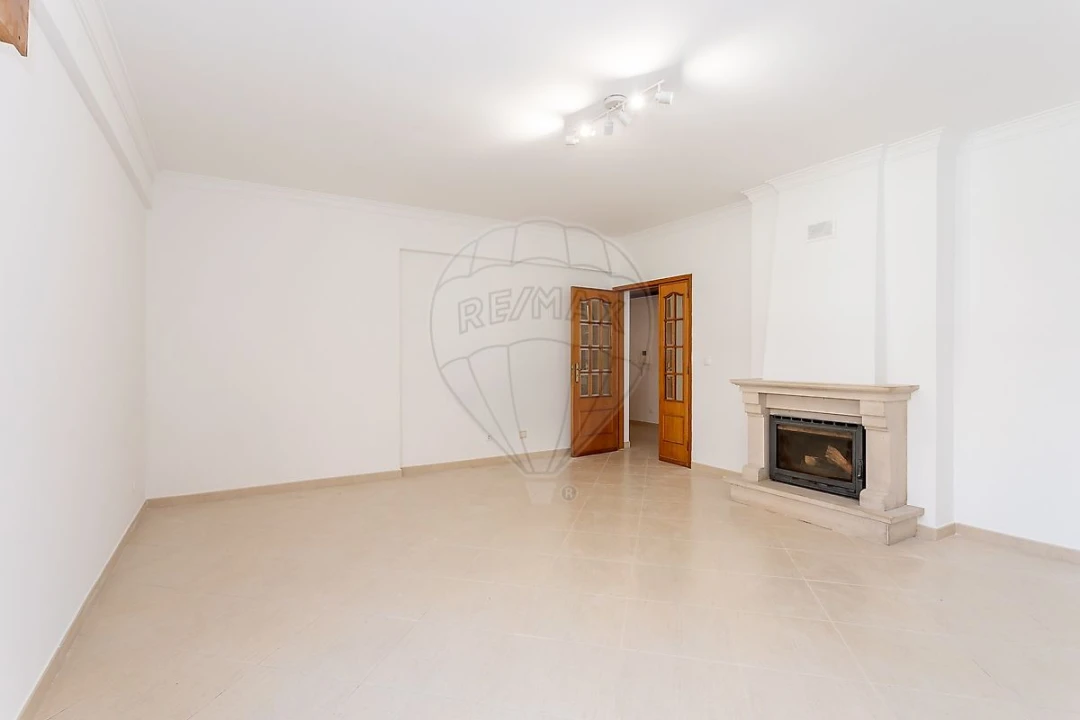 Apartamento T3 para Arrendamento em Cacém e São Marcos Foto 4