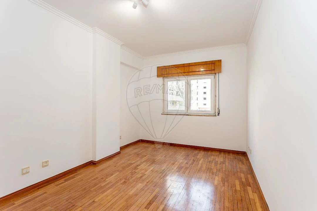 Apartamento T3 para Arrendamento em Cacém e São Marcos Foto 10