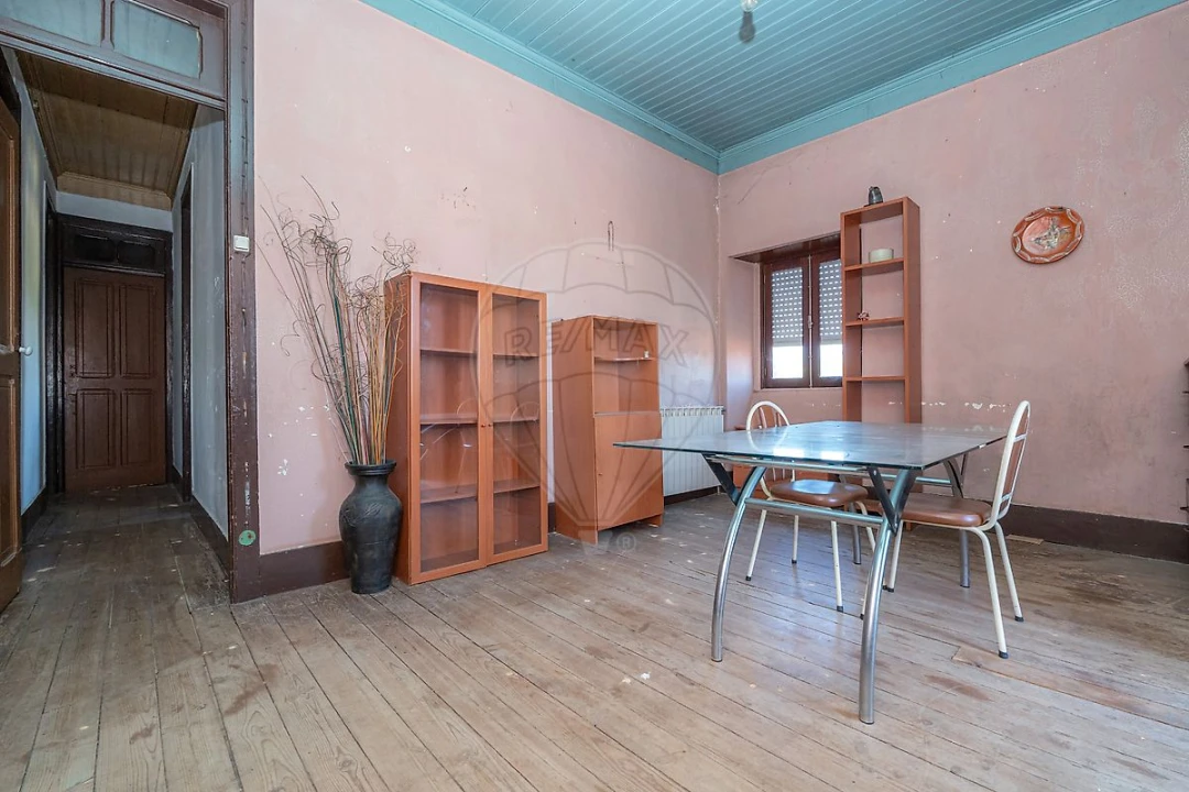 Moradia T4 para Venda em Pala Foto 4