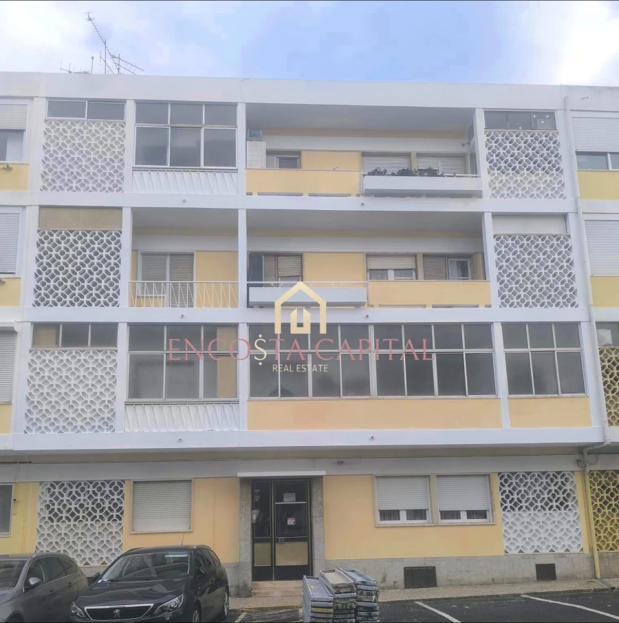 Apartamento T2 para Venda em Sacavém e Prior Velho Foto 2