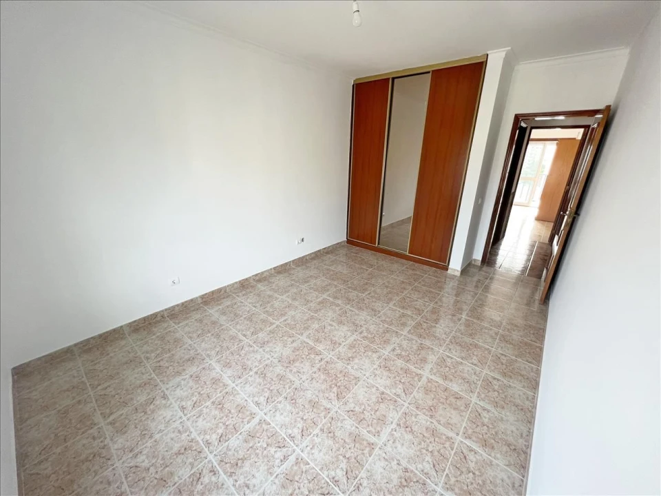 Apartamento T3 para Venda em Carregado e Cadafais Foto 17