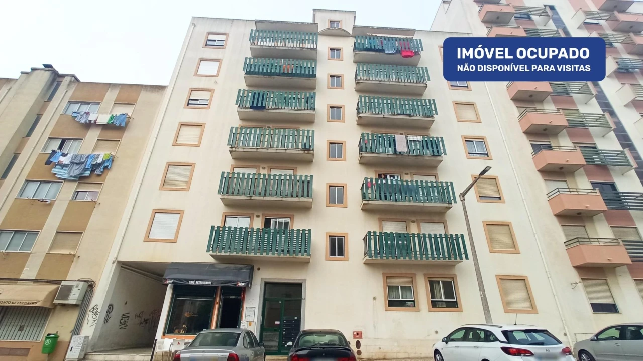 Apartamento T3 para Venda em Carregado e Cadafais Foto 1