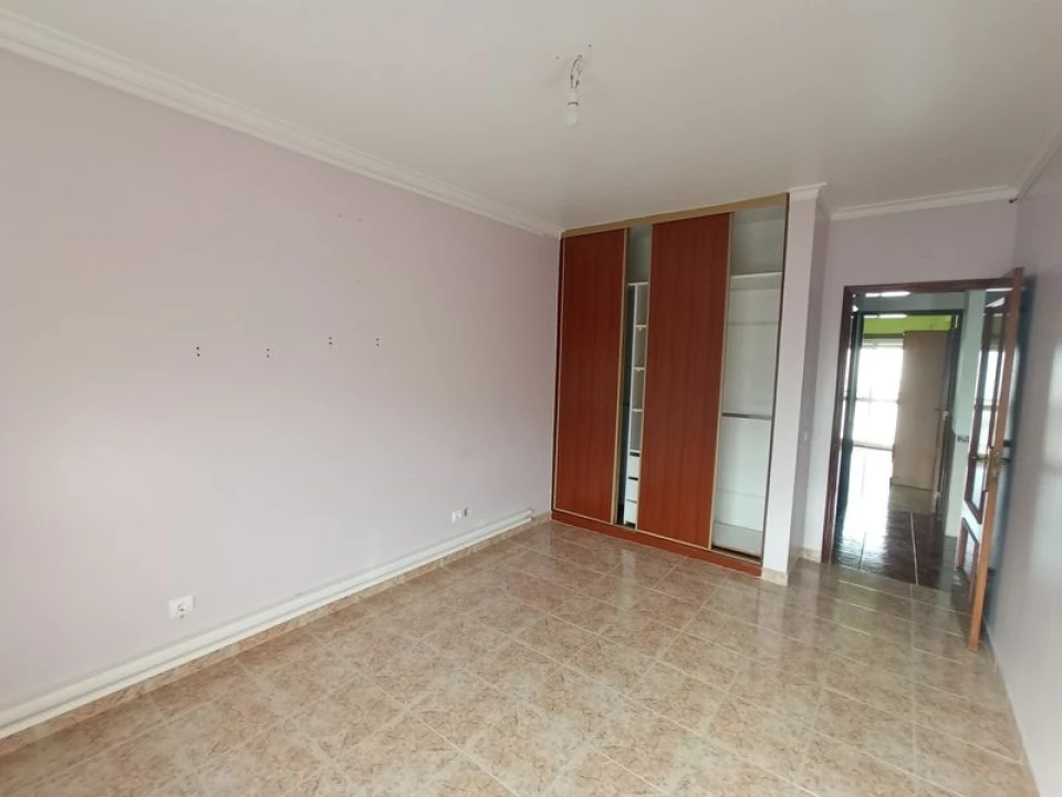Apartamento T3 para Venda em Carregado e Cadafais Foto 10