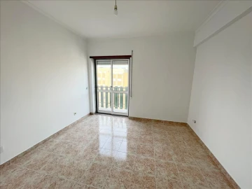Apartamento T3 para Venda em Carregado e Cadafais
