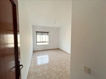 Apartamento T3 para Venda em Carregado e Cadafais