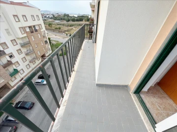 Apartamento T3 para Venda em Carregado e Cadafais