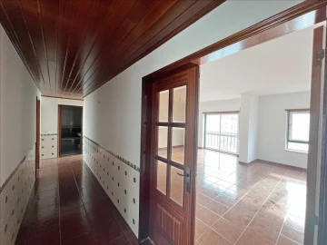 Apartamento T3 para Venda em Carregado e Cadafais