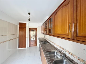 Apartamento T3 para Venda em Carregado e Cadafais
