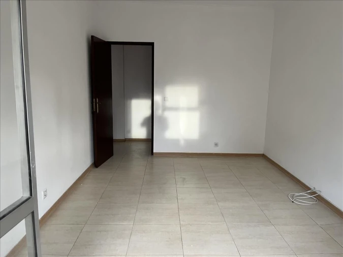 Apartamento T2 para Venda em Agualva e Mira-Sintra Foto 7