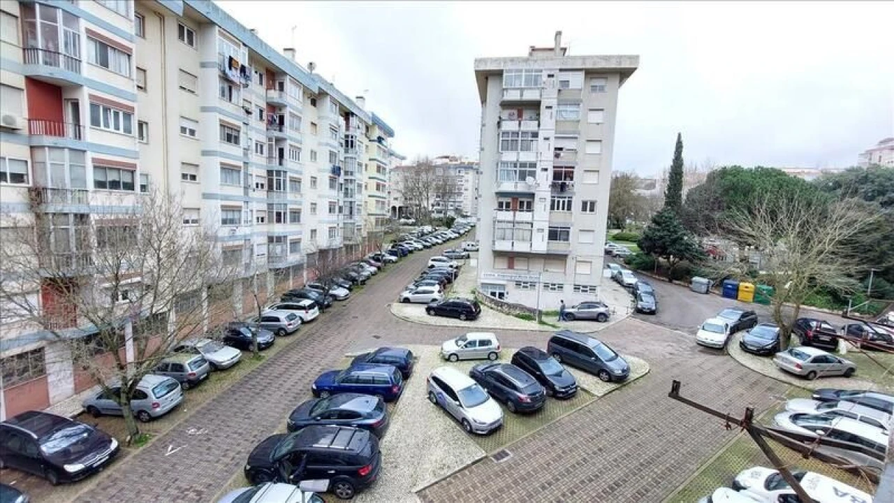 Apartamento T3 para Venda em Massamá e Monte Abraão Foto 12