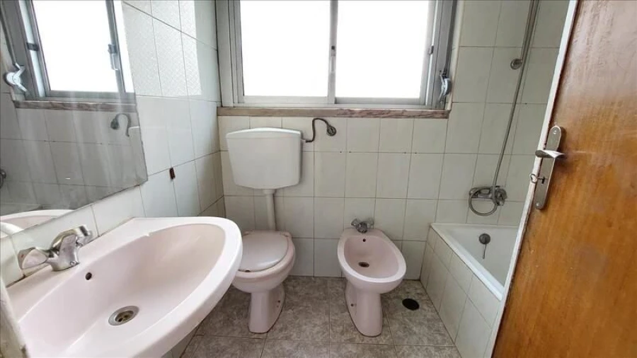 Apartamento T3 para Venda em Massamá e Monte Abraão Foto 11