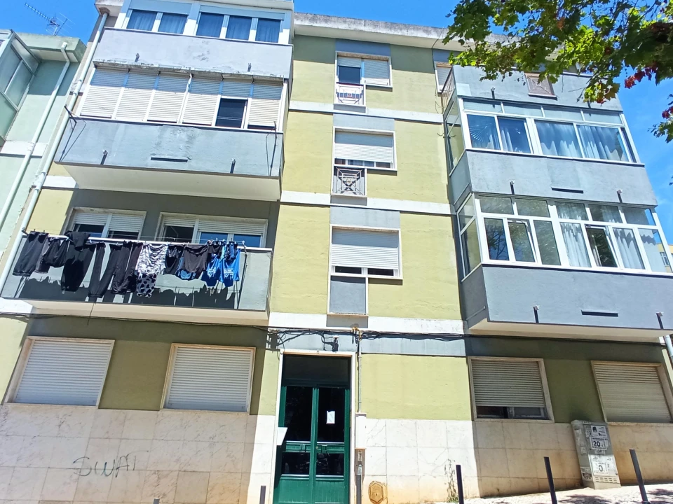 Apartamento T2 para Venda em Agualva e Mira-Sintra Foto 1