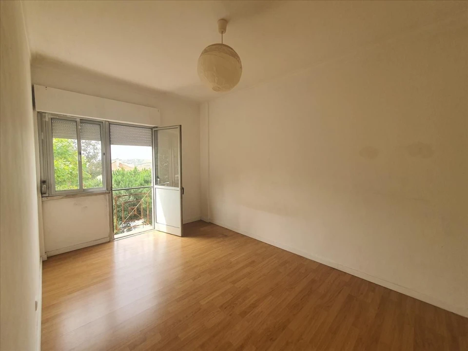 Apartamento T2 para Venda em Agualva e Mira-Sintra Foto 10