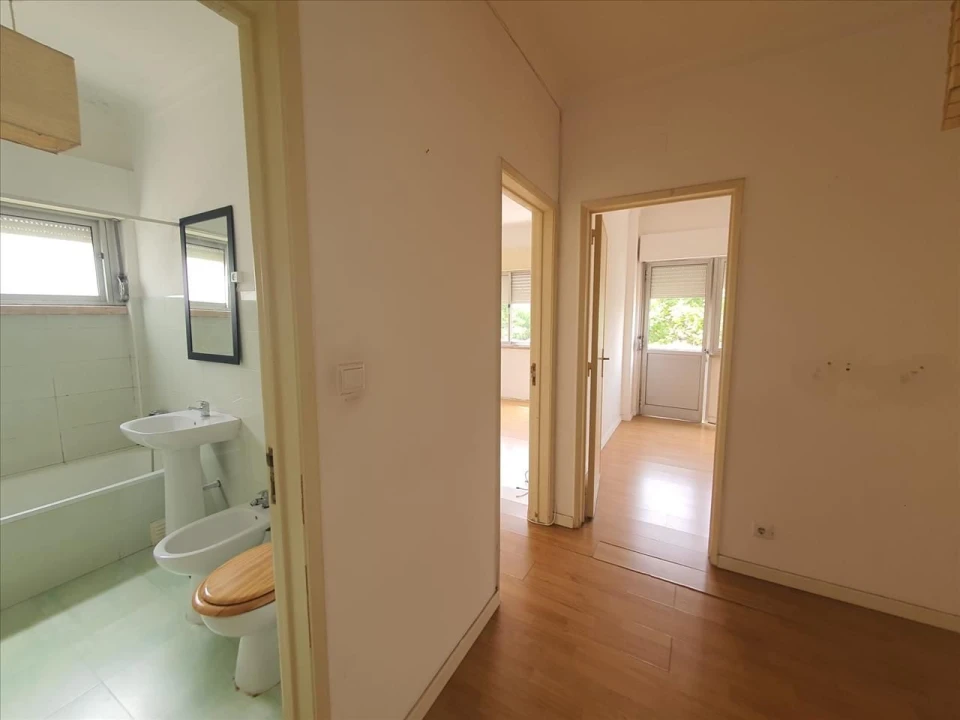 Apartamento T2 para Venda em Agualva e Mira-Sintra Foto 13